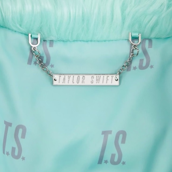 Authentic Taylor Swift Mint Fur Coat TLOSG Brand New Unopened Size XS/SM - Picture 3 of 5